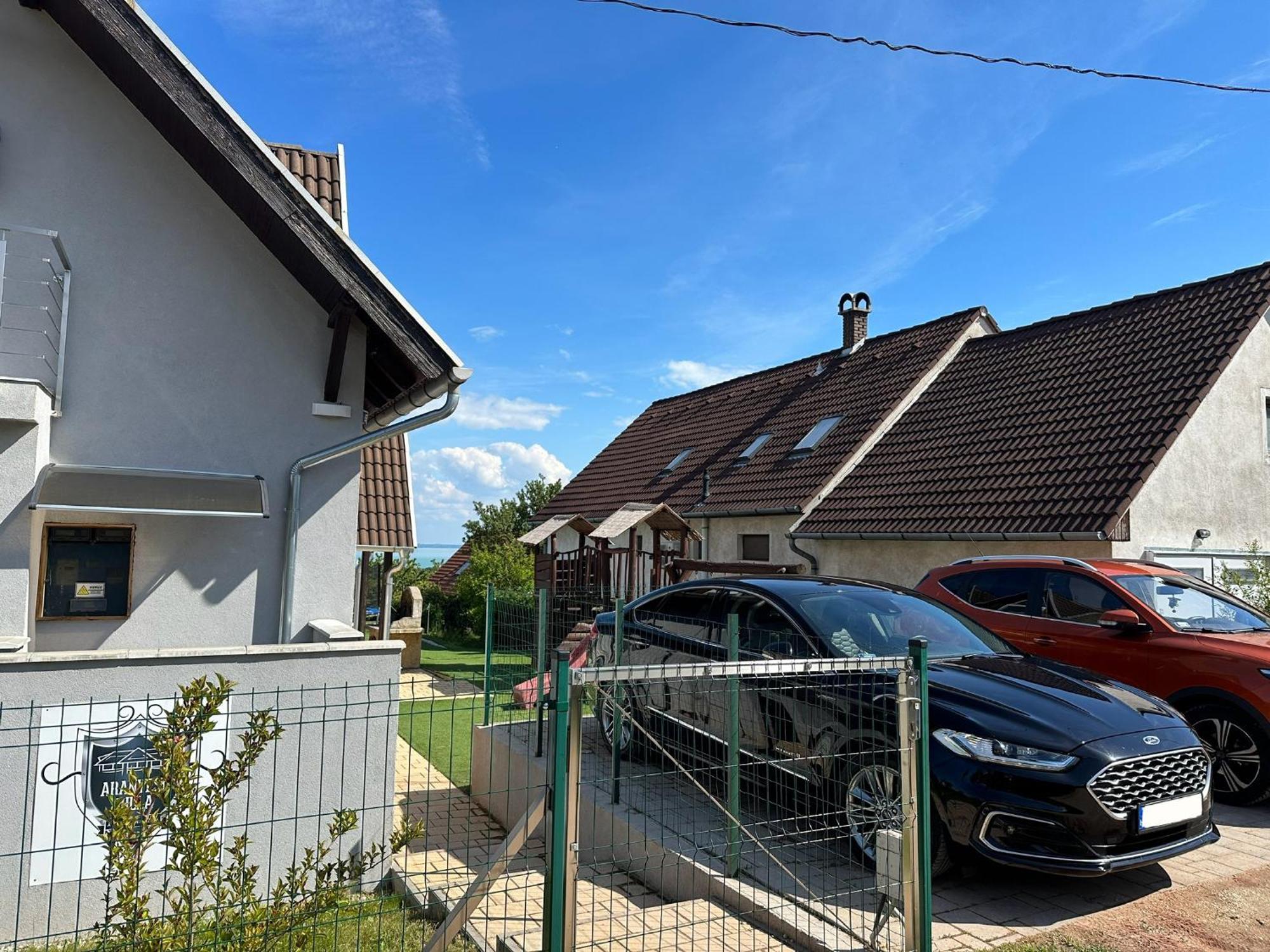 Aranyeso Apartmanhazak No.1 Balatonalmádi Exterior foto