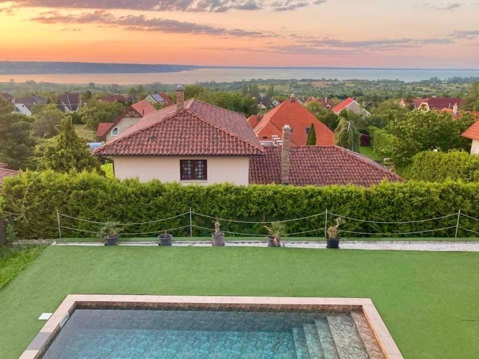Aranyeso Apartmanhazak No.1 Balatonalmádi Exterior foto