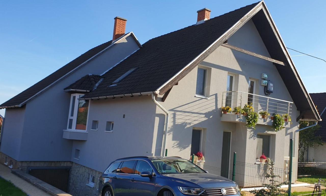 Aranyeso Apartmanhazak No.1 Balatonalmádi Exterior foto